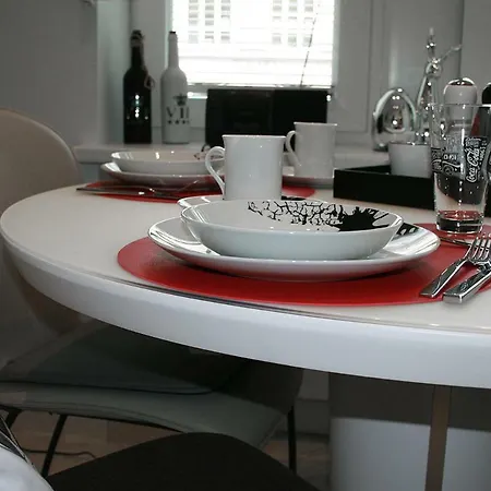 Apartment Altbauwohnung Im Herzen Von Karlsruhe